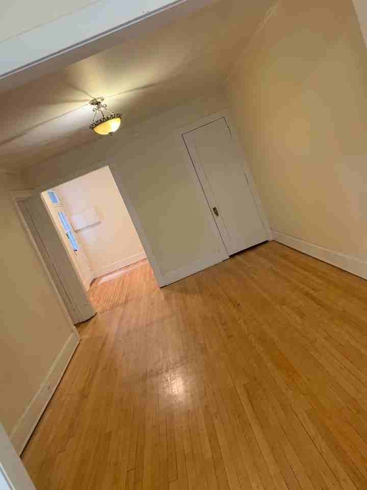 Stratford Apartments - Photo 7 of 14