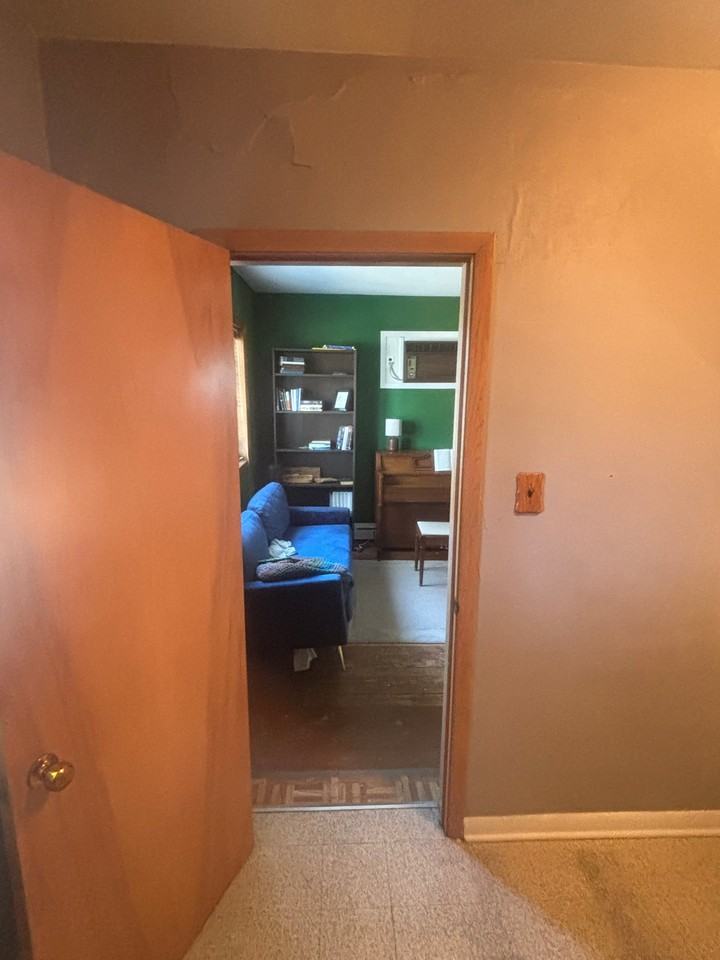 1314N N 21st Ave - Photo 6 of 13