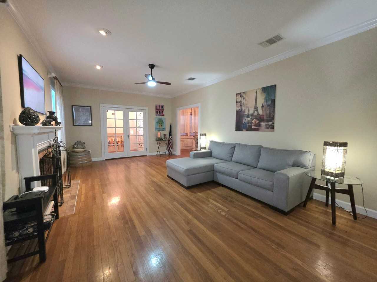 107 E Duke St - Photo 4 of 11