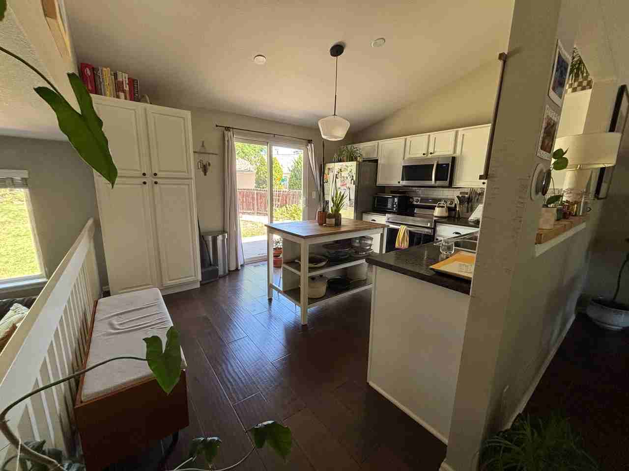 1022 Woodside Rd - Photo 5 of 19
