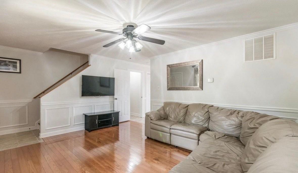 216 Hunter Run Rd - Photo 2 of 12