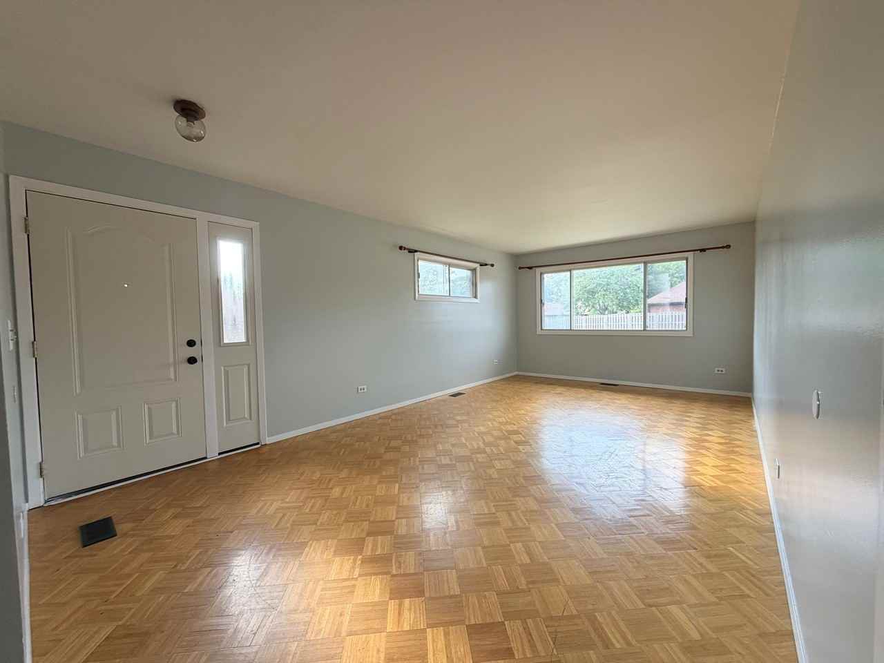 17 Virginia Ct - Photo 3 of 10