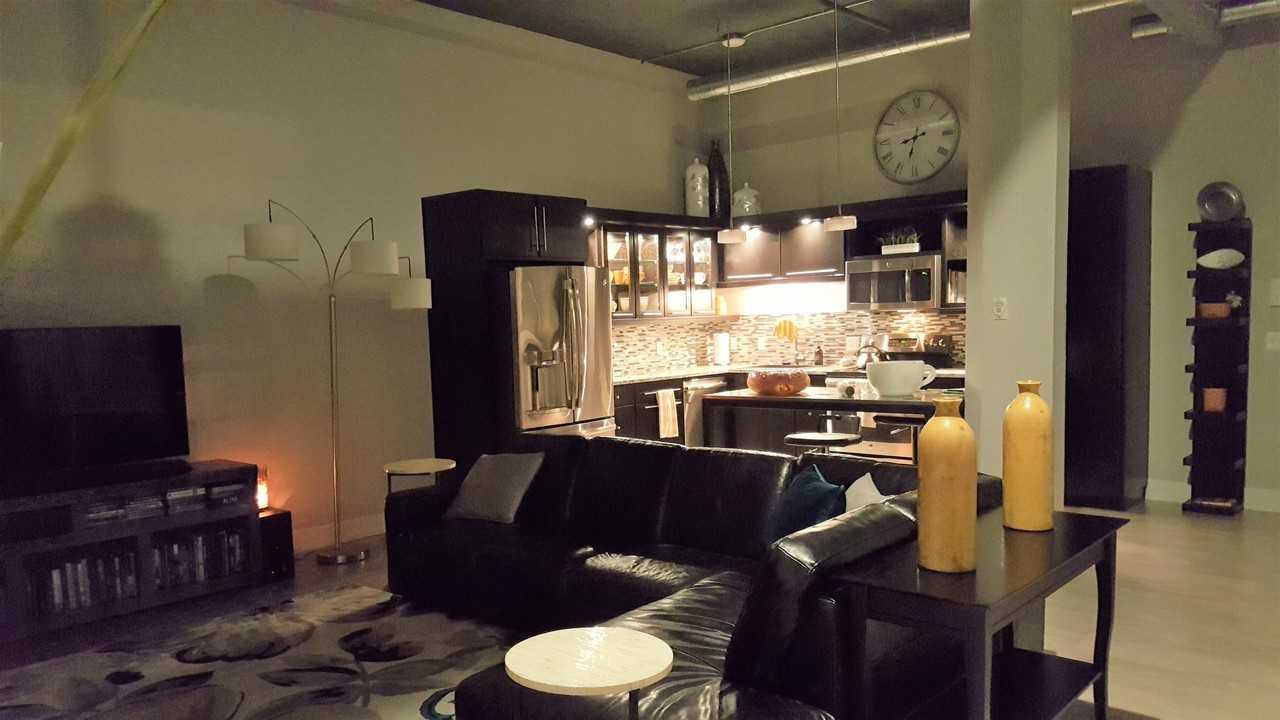 407 W Washington St #206 - Photo 3 of 20