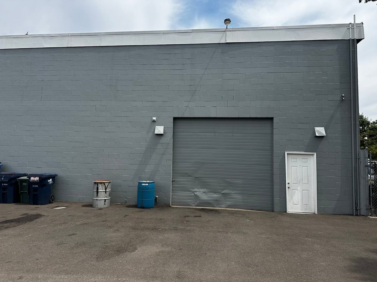 4015 Main St #A - Photo 2 of 7