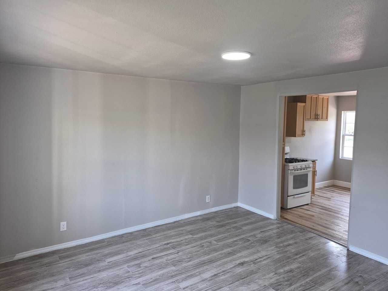 501 E Rogers Blvd #3 - Photo 2 of 4