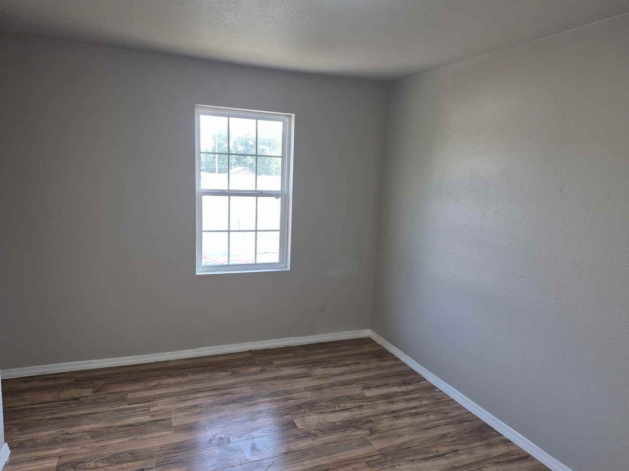 501 E Rogers Blvd #3 - Photo 4 of 4