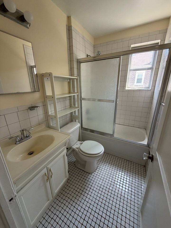 3015 Liberty Pkwy #B - Photo 5 of 7