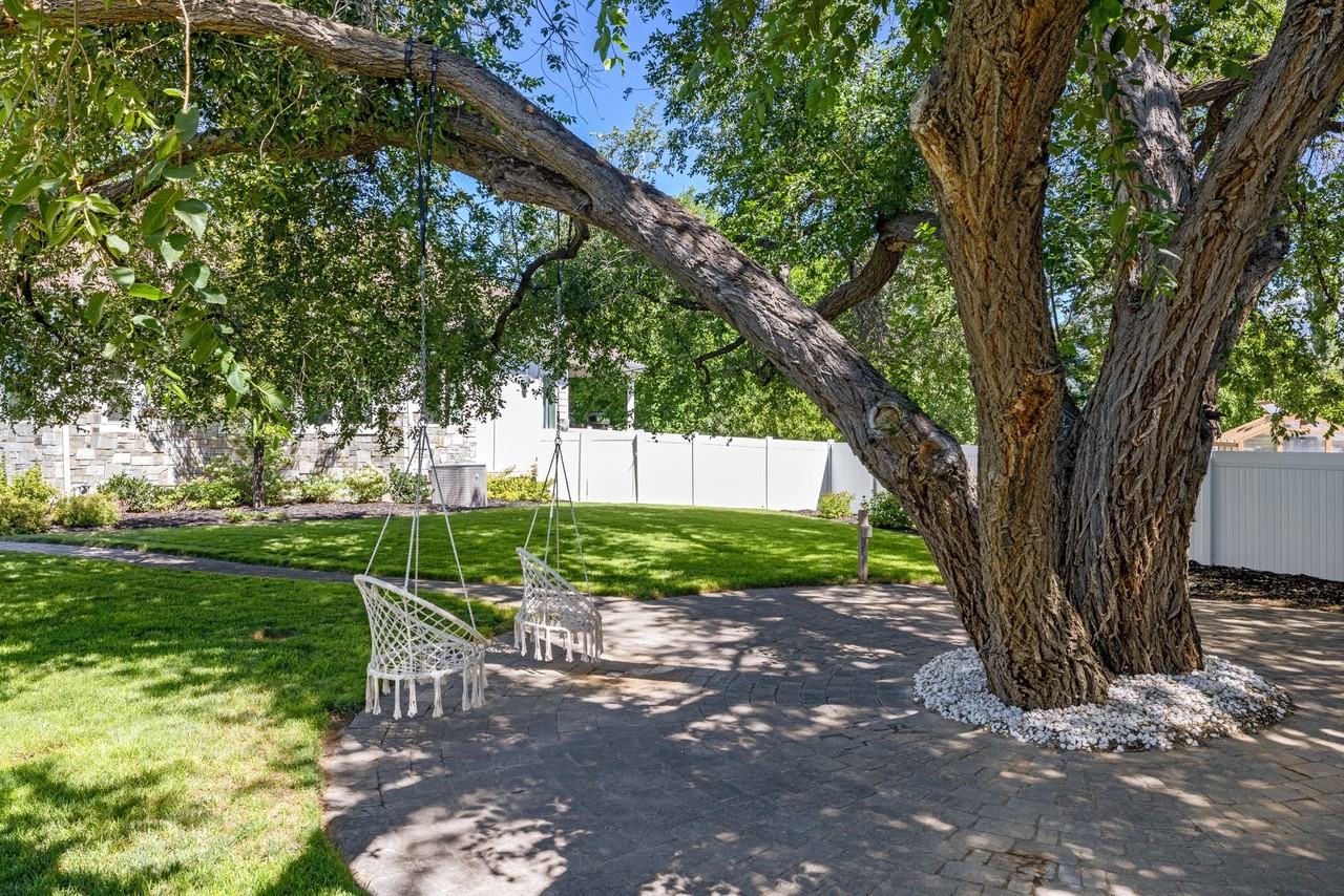 5976 W Woodshire Ln - Photo 3 of 20