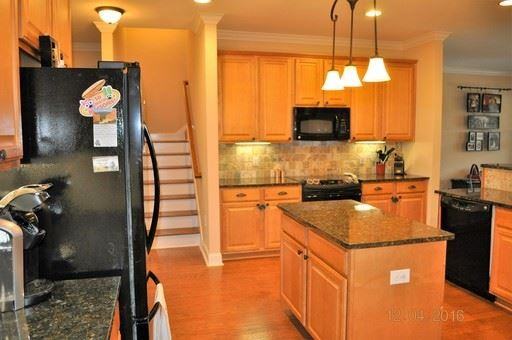 2227 Towne Park Dr SW - Photo 3 of 15