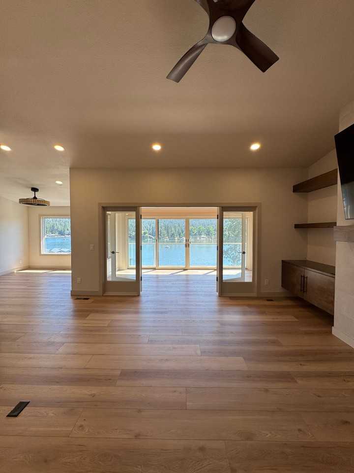 204 E 1st Ave #27 - Photo 3 of 10