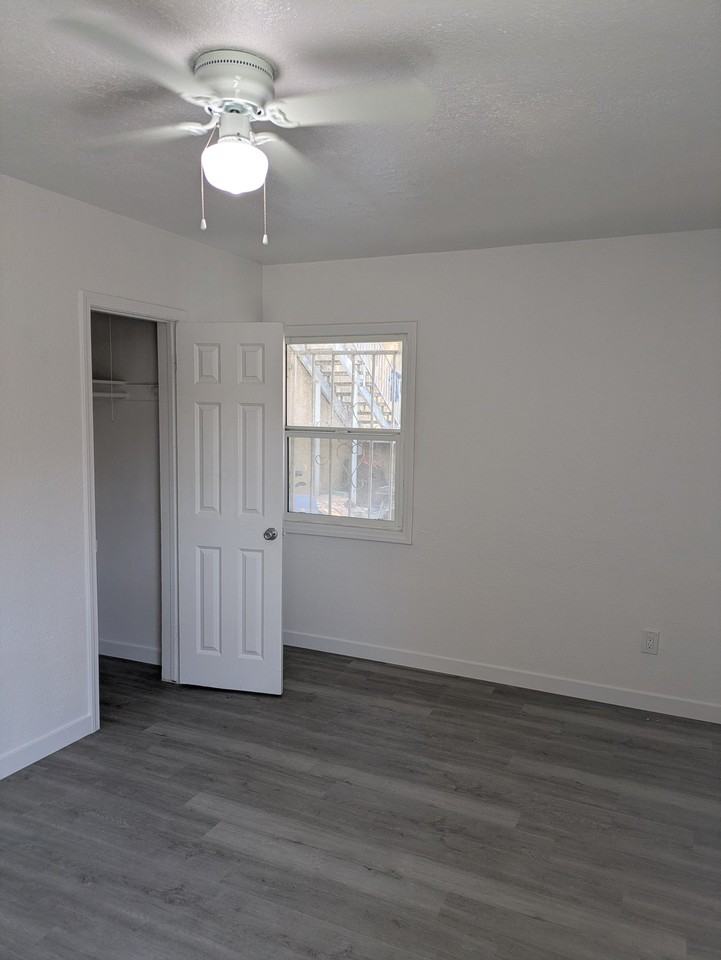 1513 E 106th St #1513 - Photo 7 of 14