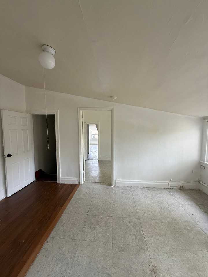 114 Highlawn Ave #3 - Photo 4 of 5
