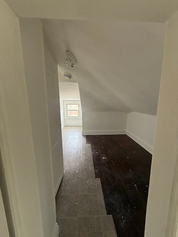 114 Highlawn Ave #3 - Photo 5 of 5