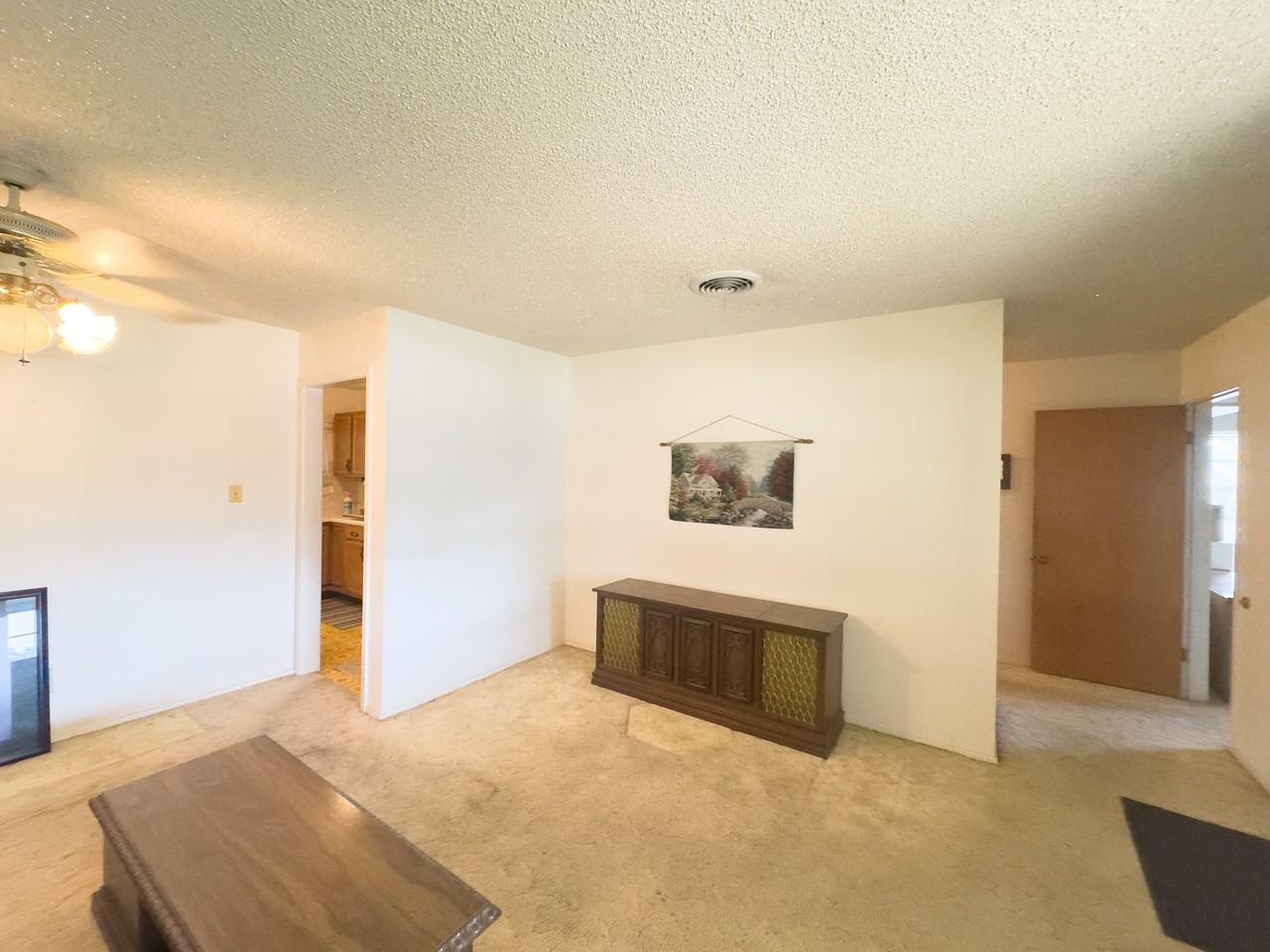 705 Greenway Dr - Photo 3 of 25