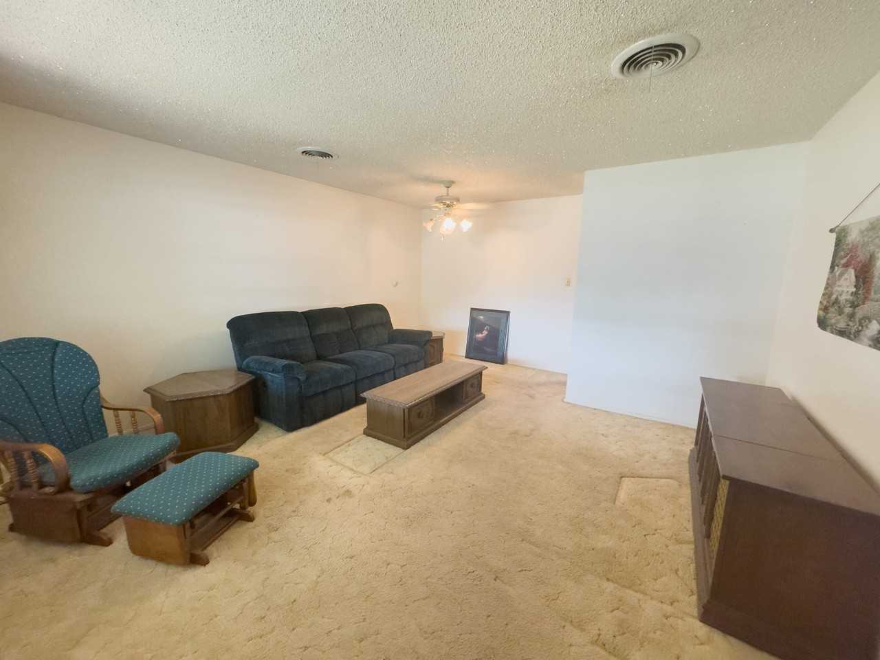 705 Greenway Dr - Photo 4 of 25
