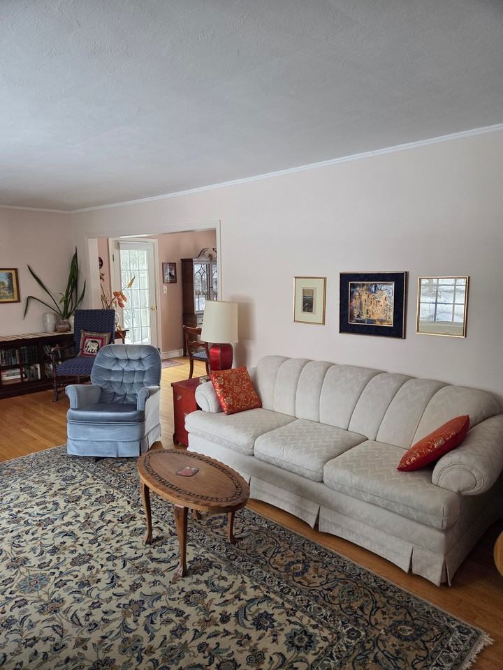 164 Wilbur Blvd - Photo 3 of 7
