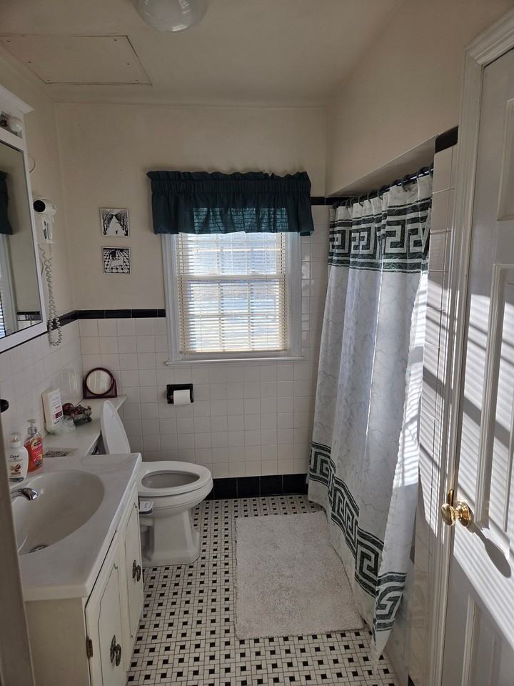 164 Wilbur Blvd - Photo 6 of 7