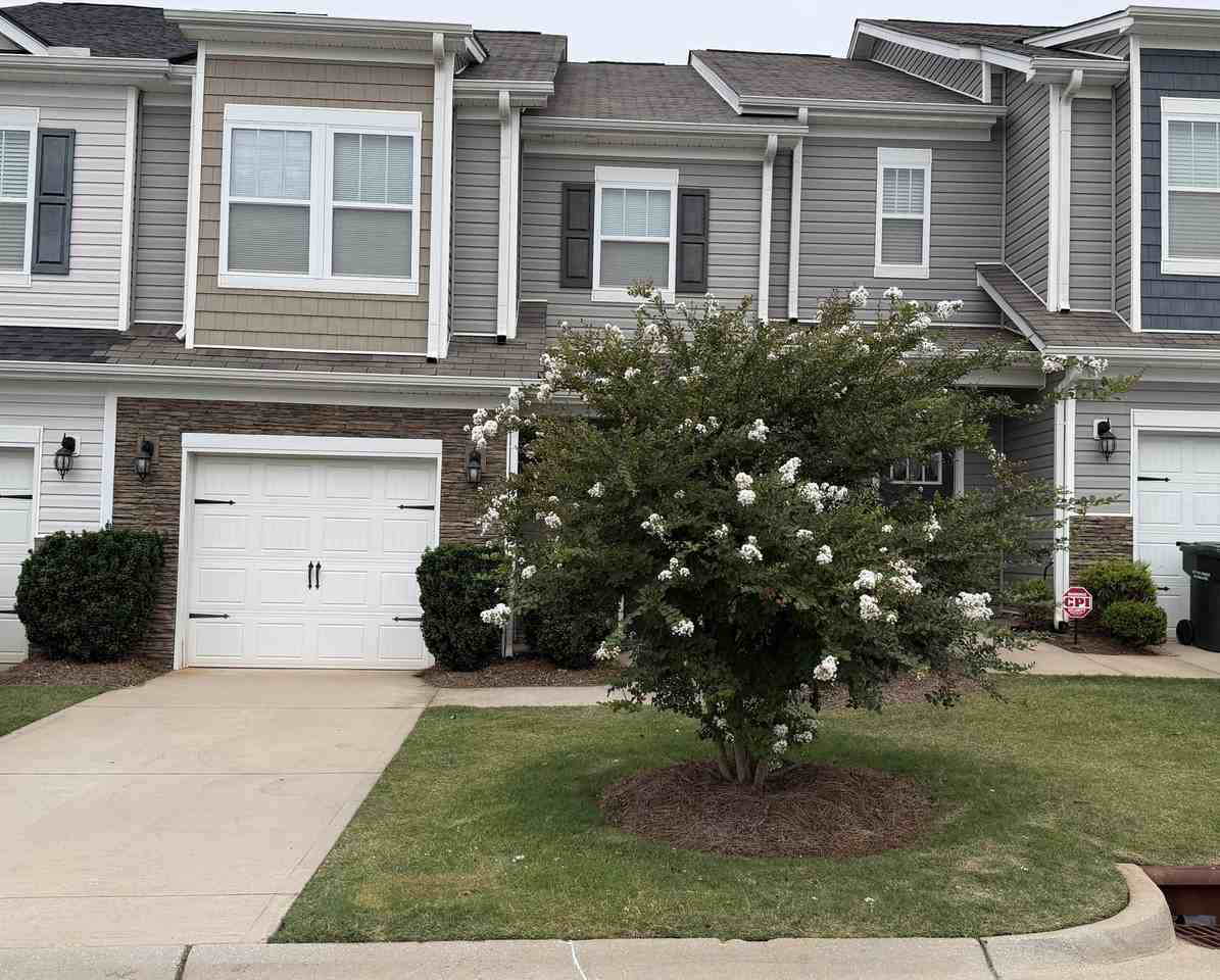 403 Yellow Fox Rd - Photo 4 of 20