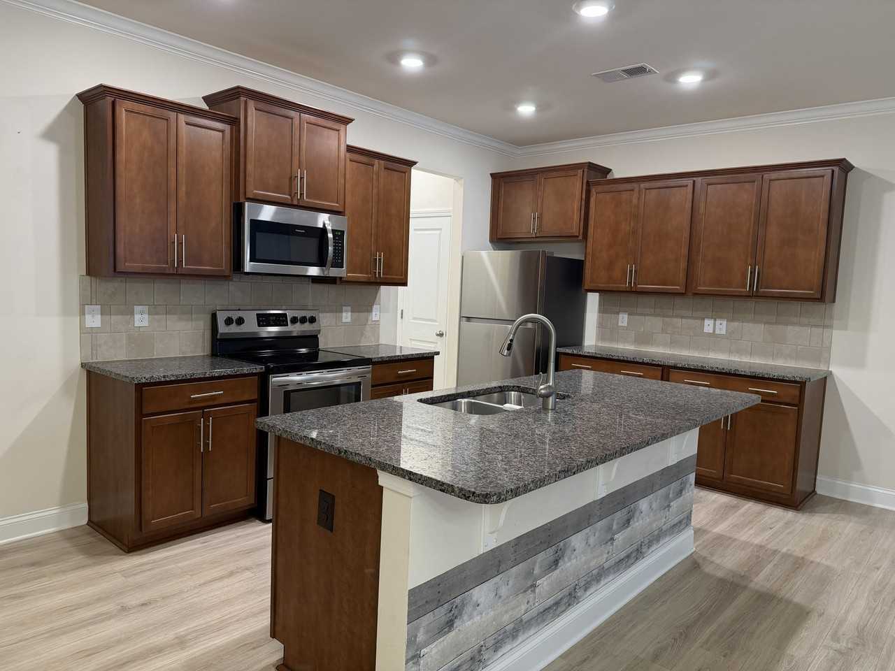 403 Yellow Fox Rd - Photo 6 of 20