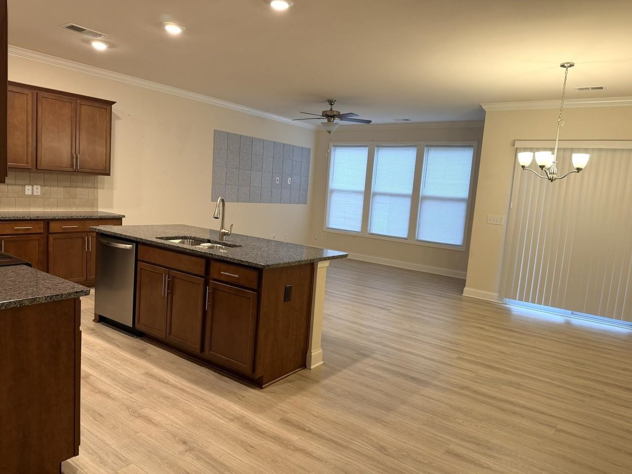 403 Yellow Fox Rd - Photo 7 of 20