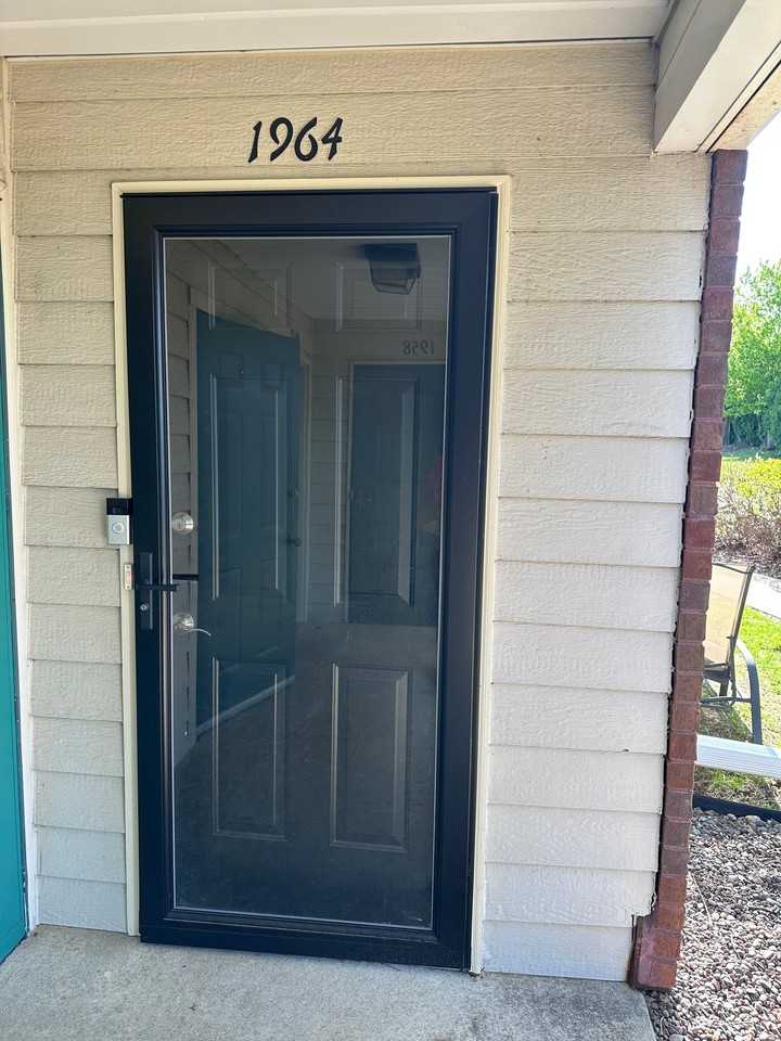1964 Parknoll Ln - Photo 4 of 17