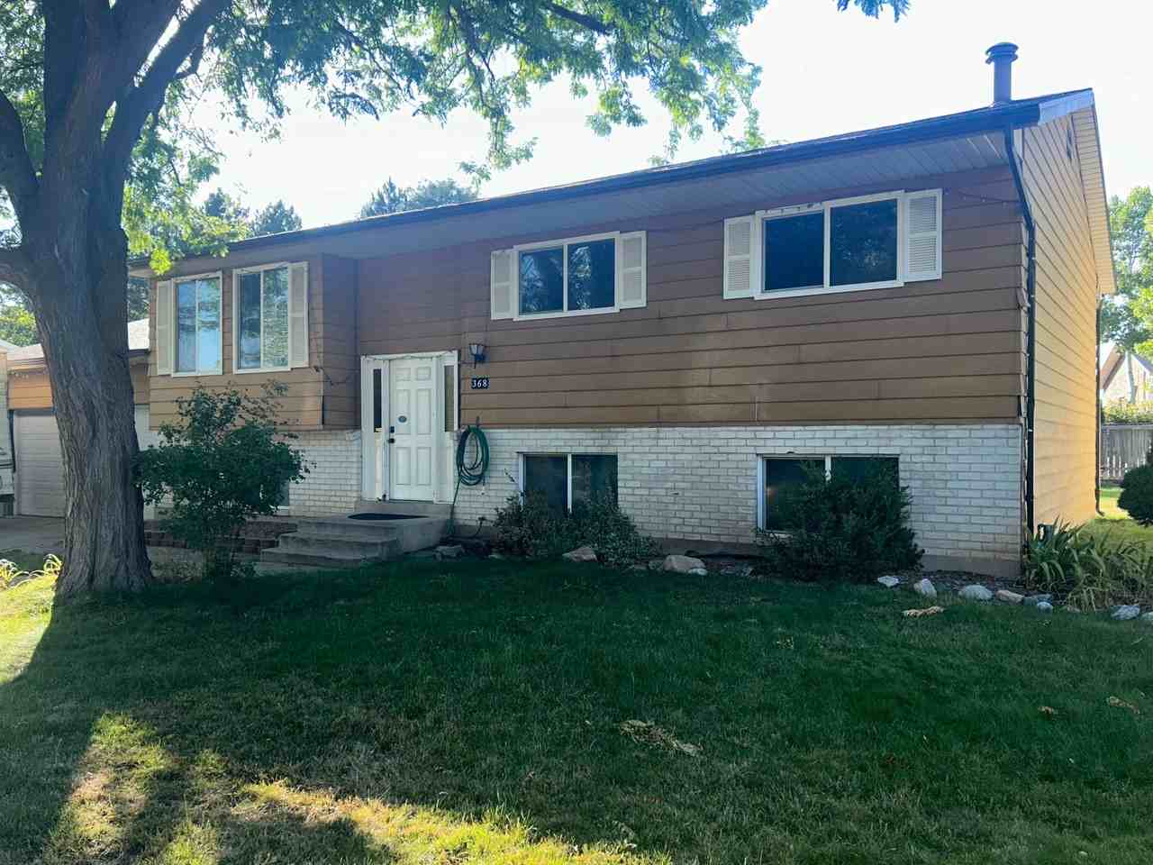 368 Weaver Ln - Photo 2 of 20