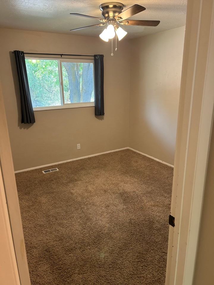 368 Weaver Ln - Photo 7 of 20