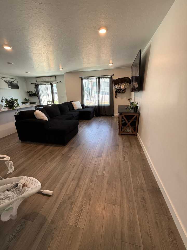 1045 W Broadleaf Dr - Photo 2 of 13