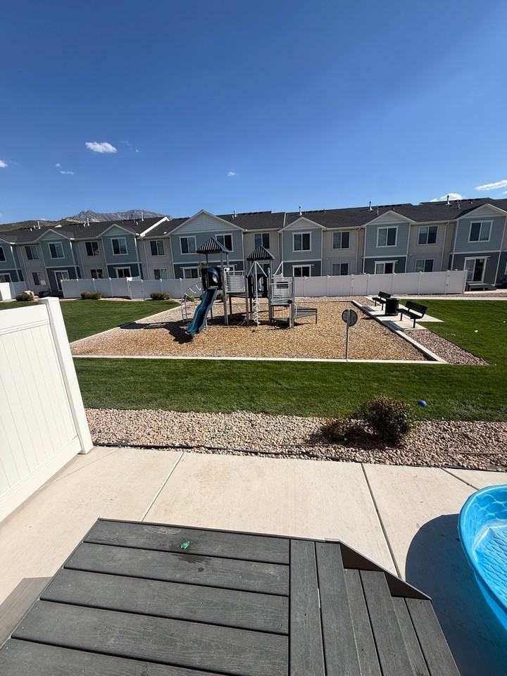 1045 W Broadleaf Dr - Photo 5 of 13