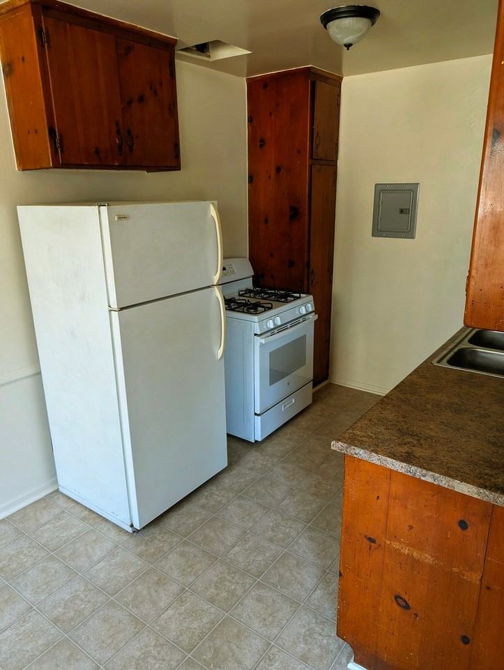 10524 Palms Blvd #2 - Photo 3 of 5