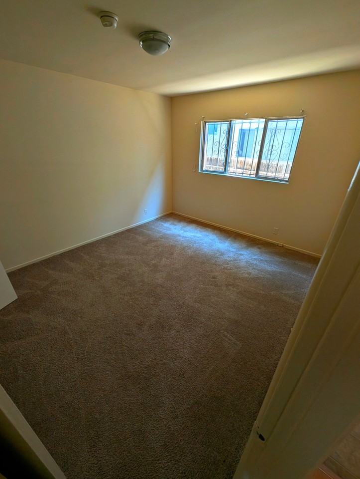 10524 Palms Blvd #2 - Photo 4 of 5