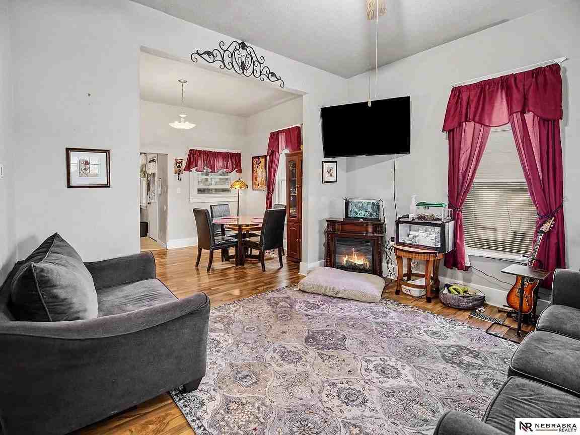 2819 U St - Photo 3 of 7