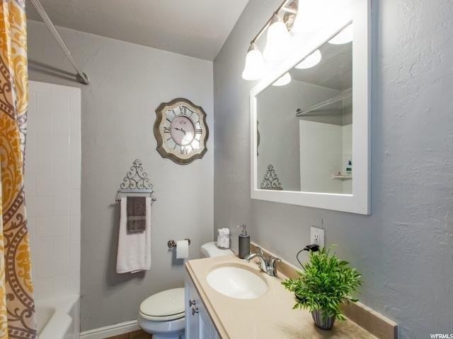 161 E Claybourne Ave - Photo 2 of 7