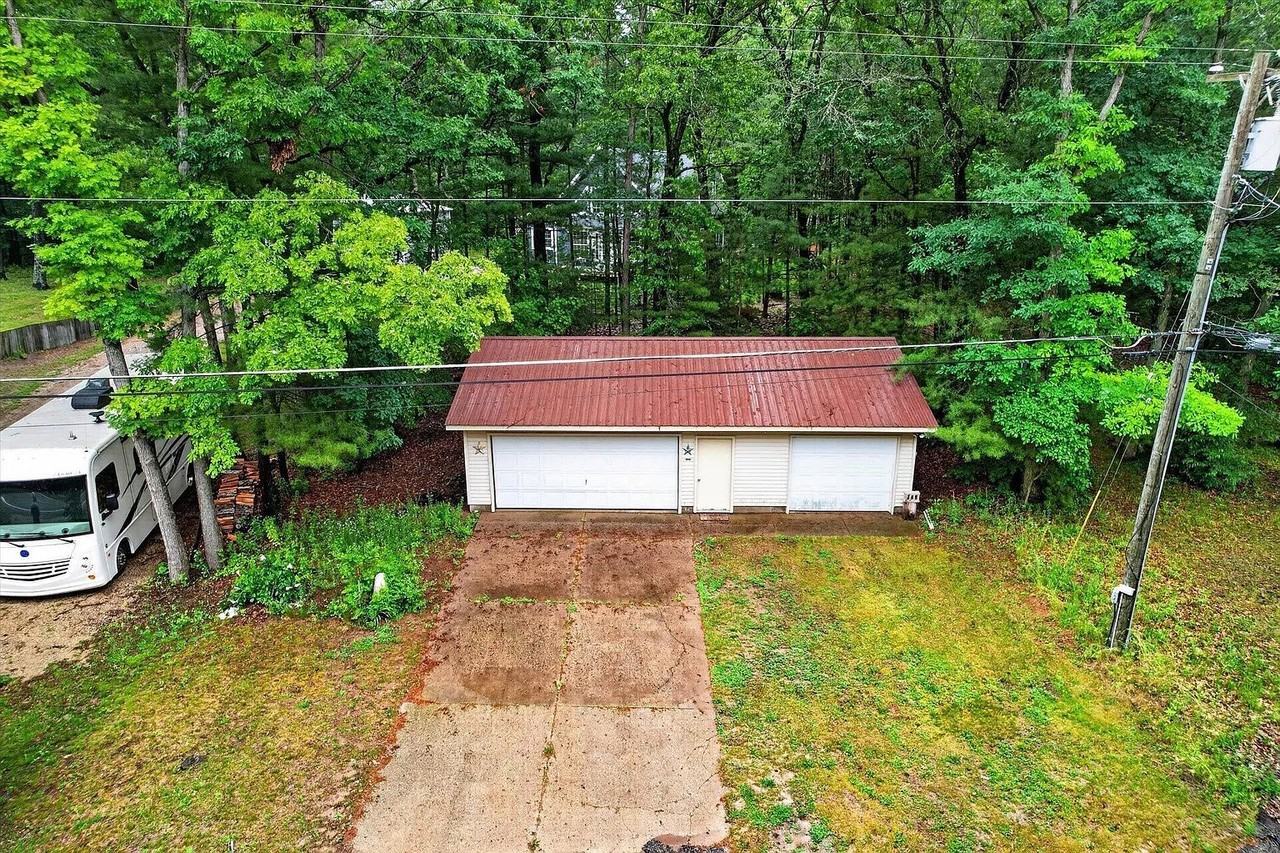 8365 Spruce Ave - Photo 4 of 18