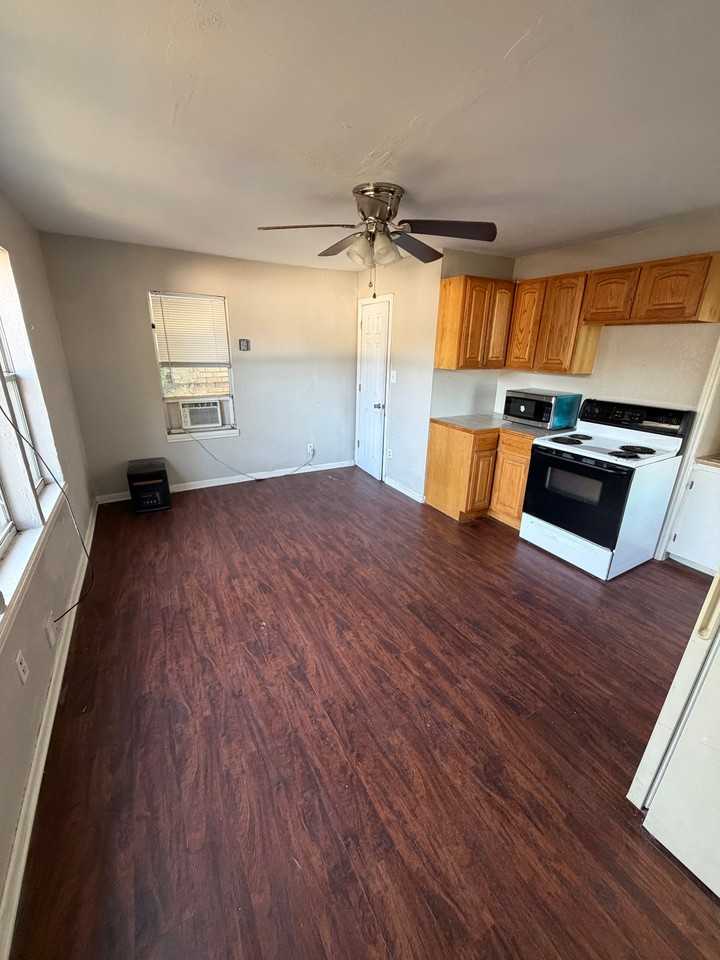 1842A Nw 12th St