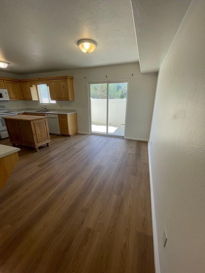 1735 Wn #1505 - Photo 4 of 17