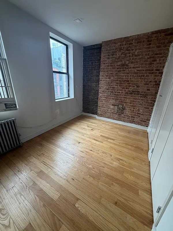 63 Clinton St #9 - Photo 3 of 7