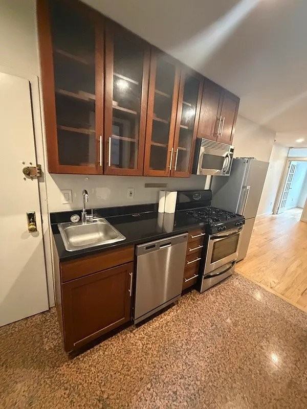 63 Clinton St #9 - Photo 5 of 7