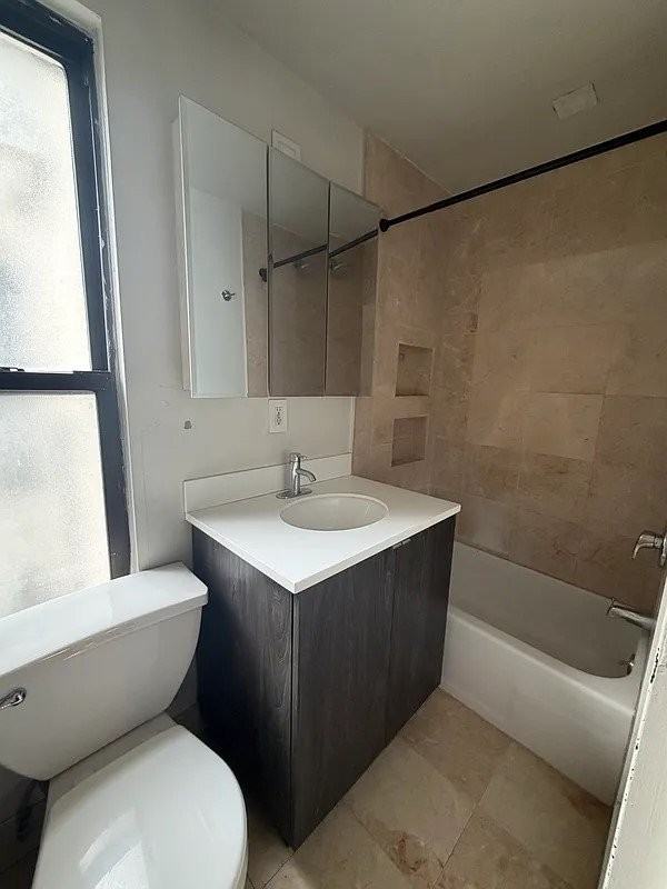 63 Clinton St #9 - Photo 6 of 7