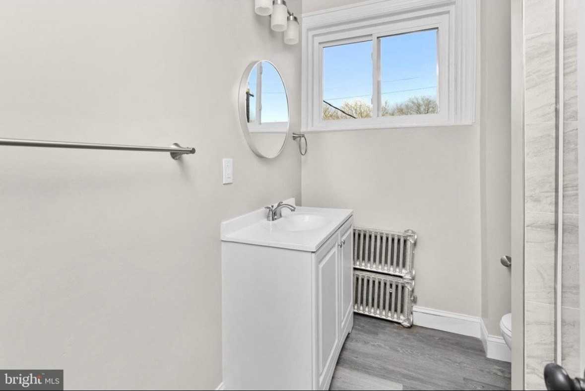 134 4th Ave - Photo 5 of 20