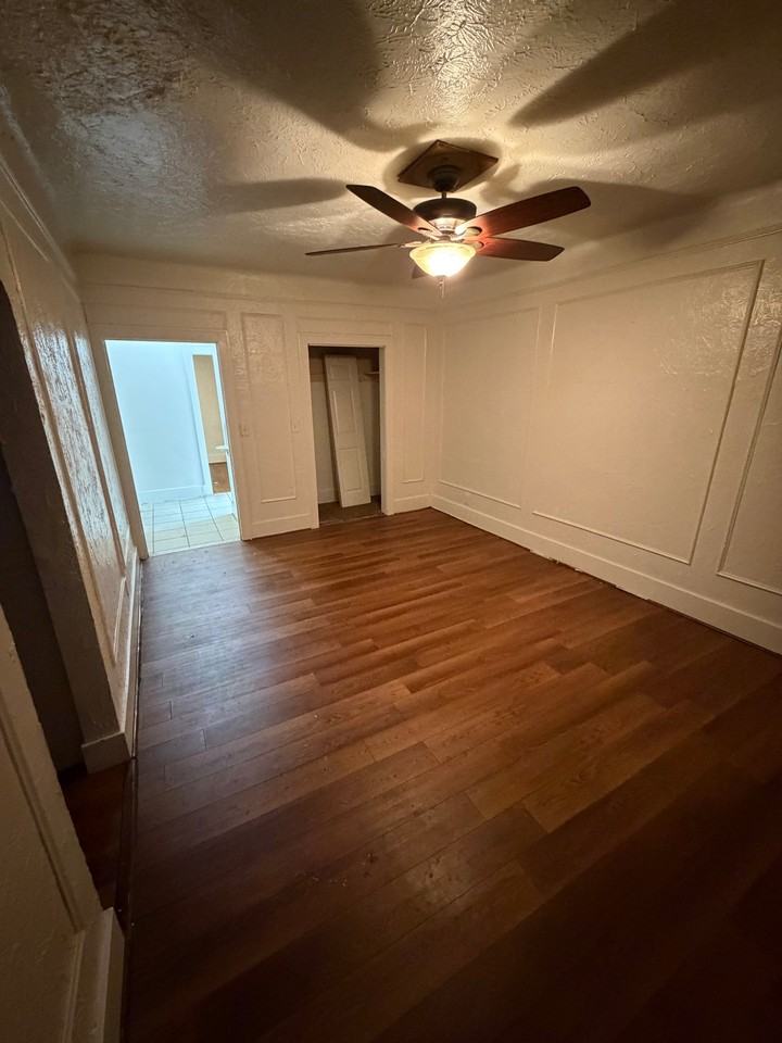 423 Washington St #202 - Photo 5 of 8