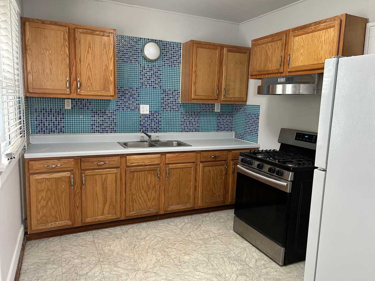 1011 Maple Row #1 - Photo 3 of 12