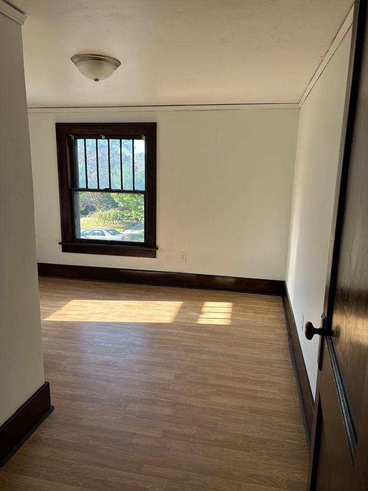 1011 Maple Row #1 - Photo 5 of 12