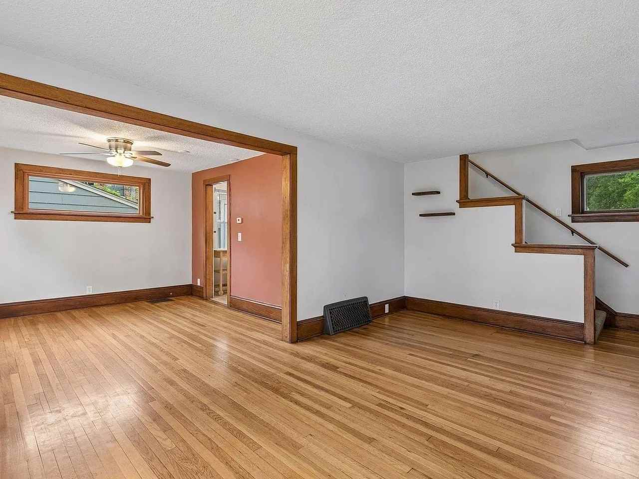 4156 Minnehaha Ave - Photo 3 of 8