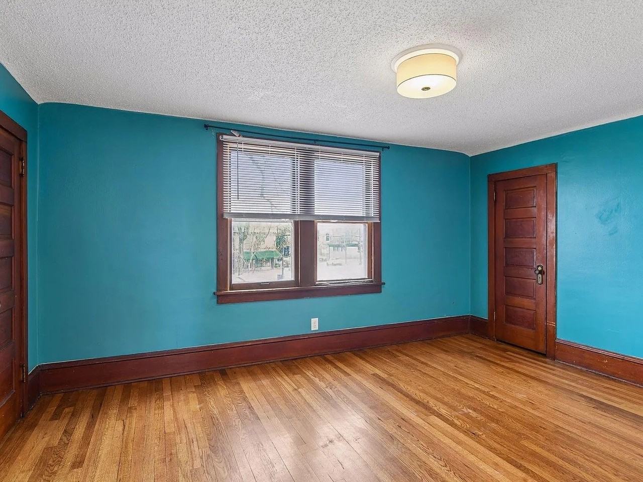 4156 Minnehaha Ave - Photo 7 of 8