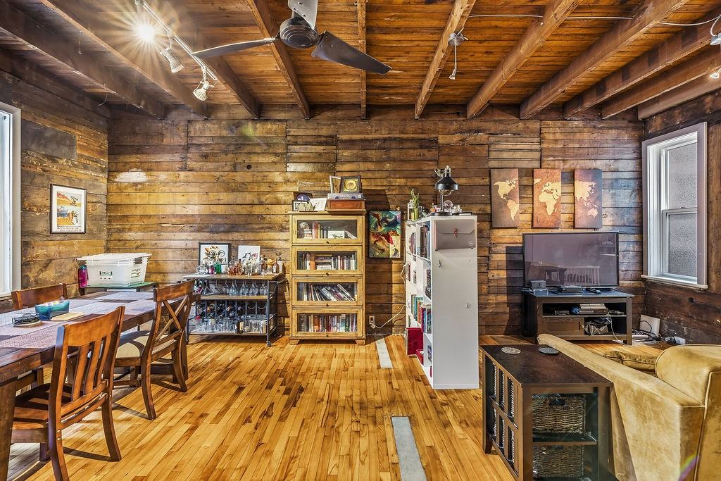 439 Kent Street - Photo 7 of 35