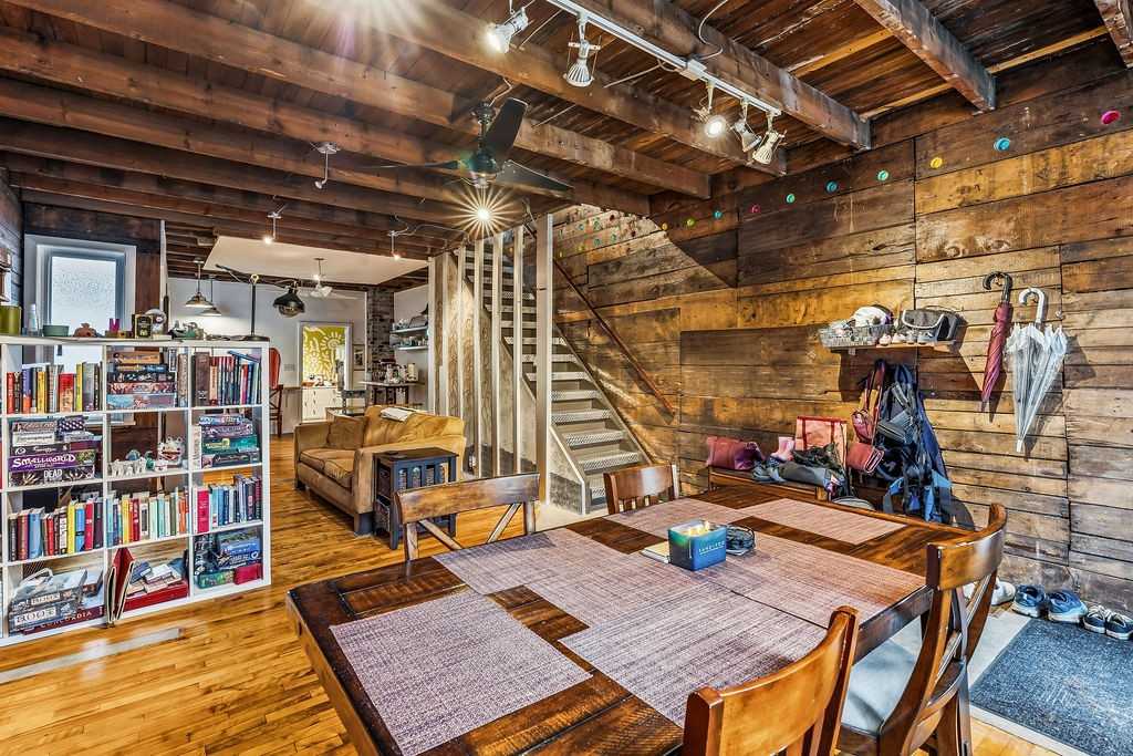 439 Kent Street - Photo 6 of 35