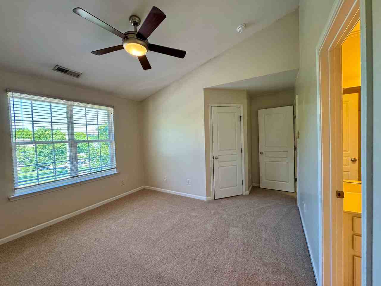 21 Canary Ct - Photo 6 of 11
