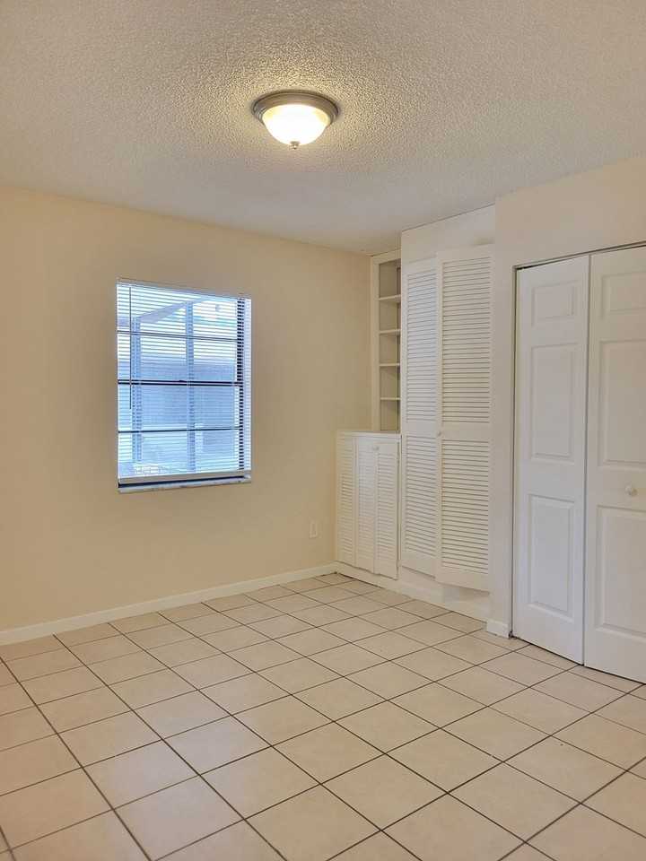 2101 Avenue G Nw - Photo 6 of 10