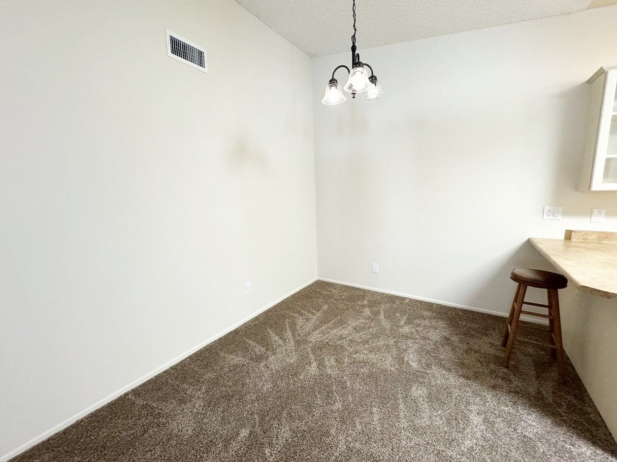 126 Jericho Circle Gln #NA - Photo 7 of 27